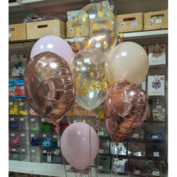 Ein Ballonstrau&szlig; (Ballon Bouquet) ist ein...