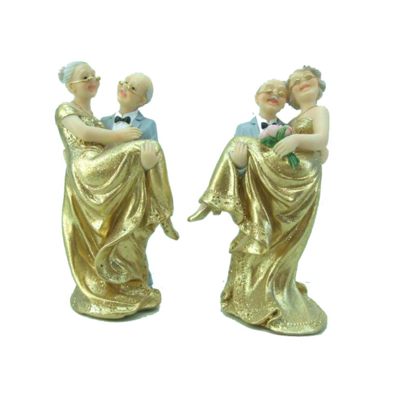 Goldenesbrautpaar Braut auf Arm